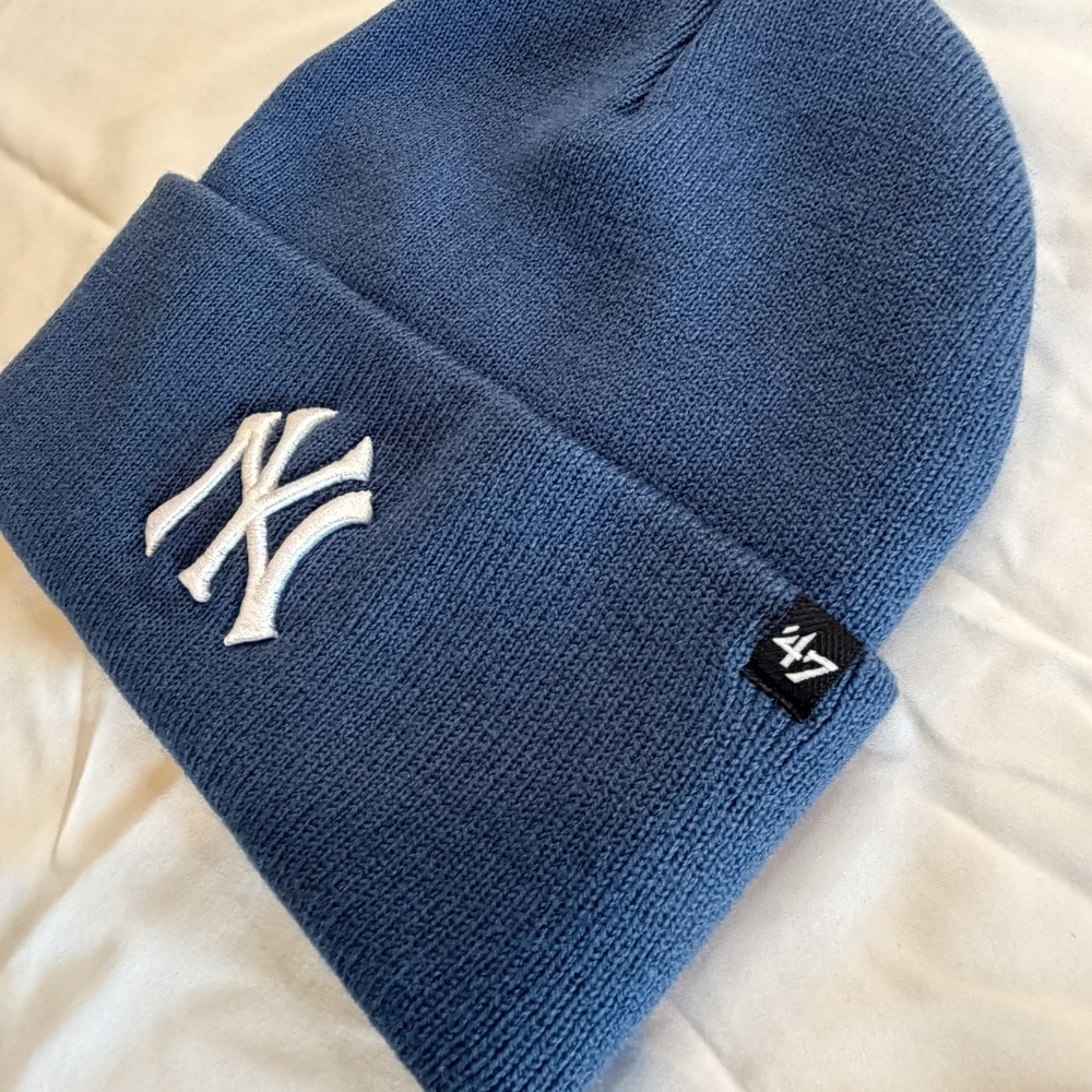 New York Yankees Cuffed Beanie Hat Officially Licensed Soft Acrylic Knit Hat